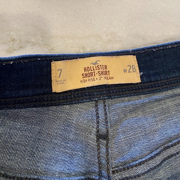 Hollister High-rise Dark Wash Distressed Jean Shorts 2" Inseam - Picture 3 of 3